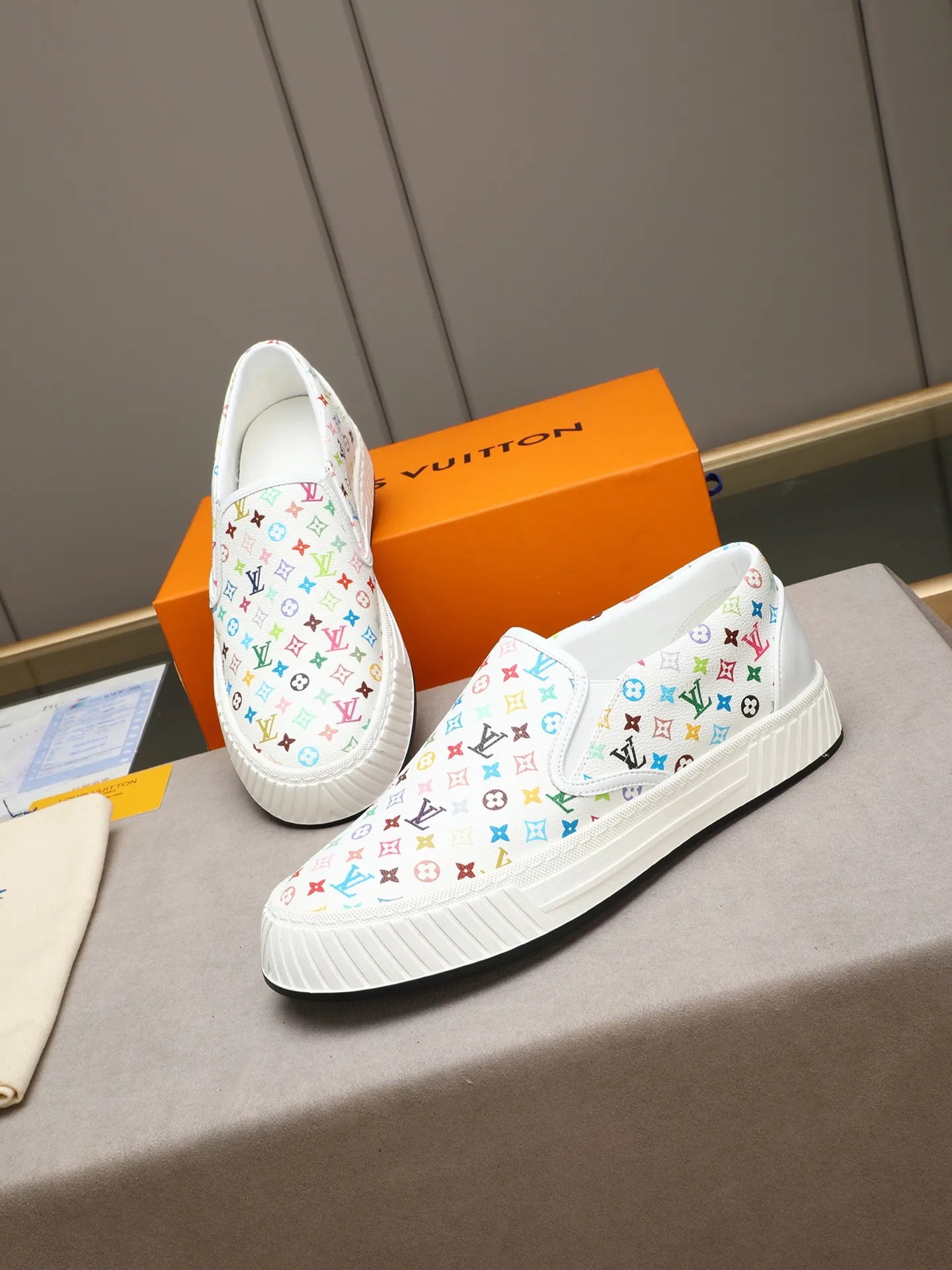Mainly recommended model 👍👍👍P400 LOUIS VUITTON [Luden Yiwei] - LV upper imported first-layer cowhide combined with LV classic materials 🇩🇪 imported leather lining ➕ non-slip and wear-resistant outsole. Every man's identity is reflected in his elegant and stable upper shoes🚶🏻🚶🏻📯 No matter the wind or rain, the shoe last remains unchanged and can stand the test of time🔍️. ——Code number: 38-44 (45 can be customized)